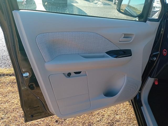 デイズ Ｘ　ドライブレコーダー　バックカメラ　ナビ　ＴＶ　クリアランスソナー　衝突被害軽減システム　オートライト　スマートキー　アイドリングストップ　ベンチシート　ＣＶＴ　盗難防止システム　ＡＢＳ　ＥＳＣ　ＣＤ（48枚目）