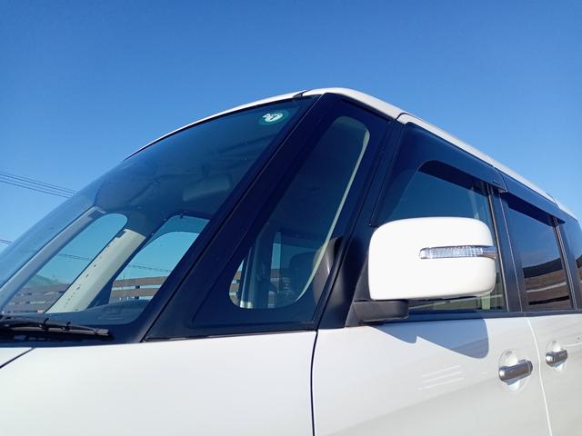 スペーシア Ｘリミテッド　両側電動スライドドア　衝突被害軽減システム　ＨＩＤ　スマートキー　アイドリングストップ　シートヒーター　ベンチシート　ＣＶＴ　盗難防止システム　ＡＢＳ　ＥＳＣ　ＣＤ　ＵＳＢ　Ｂｌｕｅｔｏｏｔｈ（30枚目）