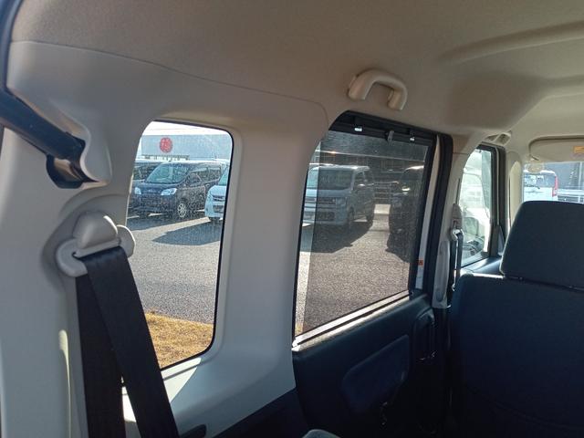 スペーシア Ｘリミテッド　両側電動スライドドア　衝突被害軽減システム　ＨＩＤ　スマートキー　アイドリングストップ　シートヒーター　ベンチシート　ＣＶＴ　盗難防止システム　ＡＢＳ　ＥＳＣ　ＣＤ　ＵＳＢ　Ｂｌｕｅｔｏｏｔｈ（33枚目）