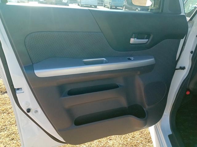 スペーシア Ｘリミテッド　両側電動スライドドア　衝突被害軽減システム　ＨＩＤ　スマートキー　アイドリングストップ　シートヒーター　ベンチシート　ＣＶＴ　盗難防止システム　ＡＢＳ　ＥＳＣ　ＣＤ　ＵＳＢ　Ｂｌｕｅｔｏｏｔｈ（42枚目）