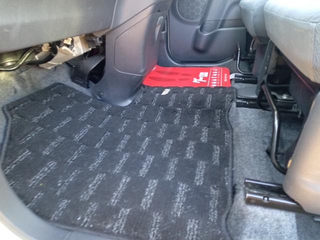 スペーシア Ｘリミテッド　両側電動スライドドア　衝突被害軽減システム　ＨＩＤ　スマートキー　アイドリングストップ　シートヒーター　ベンチシート　ＣＶＴ　盗難防止システム　ＡＢＳ　ＥＳＣ　ＣＤ　ＵＳＢ　Ｂｌｕｅｔｏｏｔｈ（45枚目）