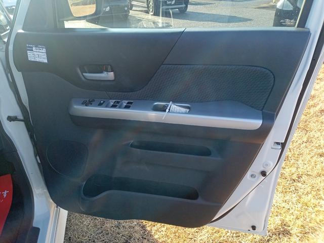 スペーシア Ｘリミテッド　両側電動スライドドア　衝突被害軽減システム　ＨＩＤ　スマートキー　アイドリングストップ　シートヒーター　ベンチシート　ＣＶＴ　盗難防止システム　ＡＢＳ　ＥＳＣ　ＣＤ　ＵＳＢ　Ｂｌｕｅｔｏｏｔｈ（47枚目）