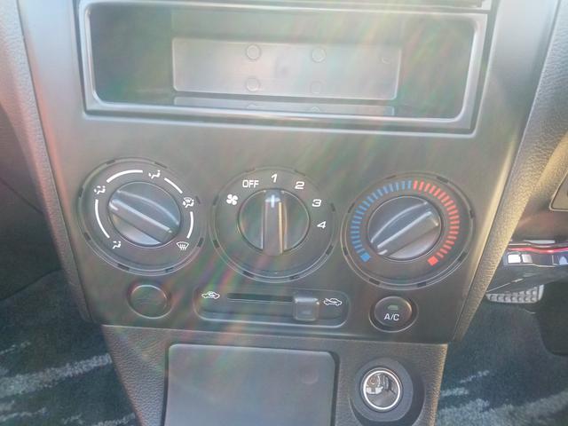 �C���ɍ��킹�Ē����I�ɑ��삷�邱�ƂŁA�ԓ������ł����K�ɕۂĂ܂��B