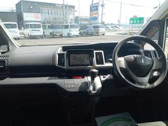 車を運転する際には運転席の存在は欠かせません。なのでしっかりとチェックしたいポイントですね。 2