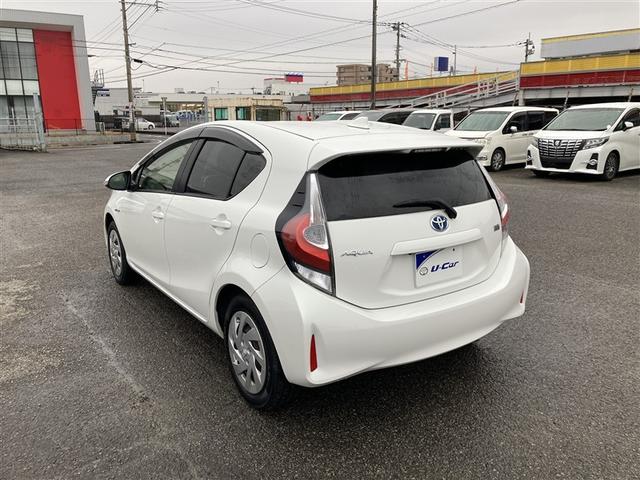 アクア S ワンオーナー 記録簿 アイドリングストップ メモリーナビ フルセグ キーレス(8枚目)