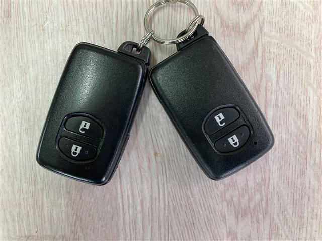 アクア S ワンオーナー 記録簿 アイドリングストップ メモリーナビ フルセグ キーレス(23枚目)