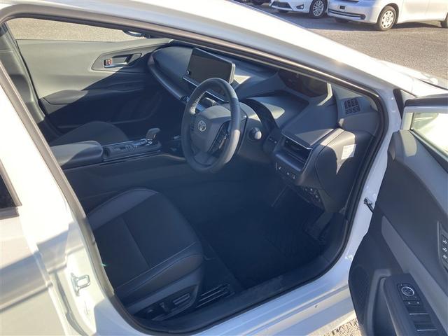 プリウス Ｚ　展示・試乗車　ワンオーナー　記録簿　衝突被害軽減システム　アイドリングストップ　横滑り防止機能　メモリーナビ　フルセグ　バックカメラ　スマートキー　キーレス　ＥＴＣ　ＬＥＤヘッドランプ　アルミホイール（9枚目）