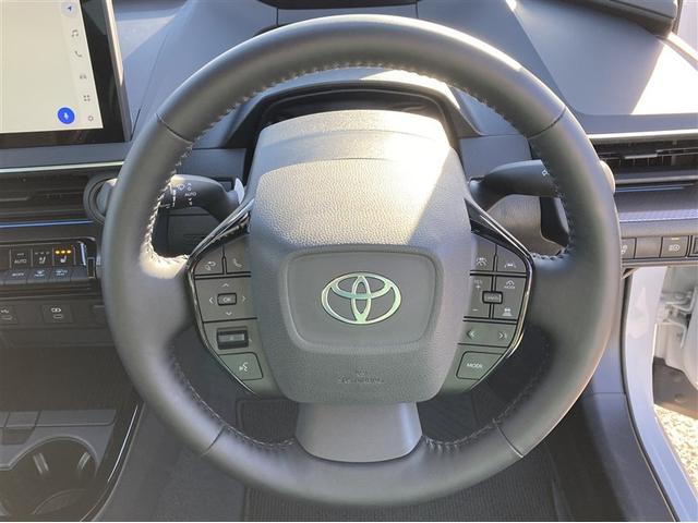 プリウス Ｚ　展示・試乗車　ワンオーナー　記録簿　衝突被害軽減システム　アイドリングストップ　横滑り防止機能　メモリーナビ　フルセグ　バックカメラ　スマートキー　キーレス　ＥＴＣ　ＬＥＤヘッドランプ　アルミホイール（13枚目）