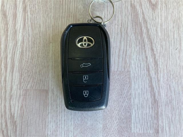 プリウス Ｚ　展示・試乗車　ワンオーナー　記録簿　衝突被害軽減システム　アイドリングストップ　横滑り防止機能　メモリーナビ　フルセグ　バックカメラ　スマートキー　キーレス　ＥＴＣ　ＬＥＤヘッドランプ　アルミホイール（25枚目）