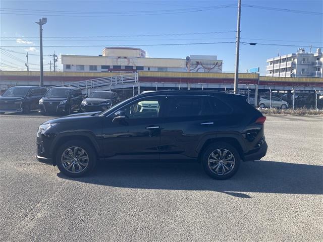 ＲＡＶ４ Ｇ　ワンオーナー　記録簿　衝突被害軽減システム　アイドリングストップ　横滑り防止機能　フルセグ　バックカメラ　スマートキー　キーレス　ＥＴＣ　オートクルーズコントロール　ＬＥＤヘッドランプ　４ＷＤ（4枚目）