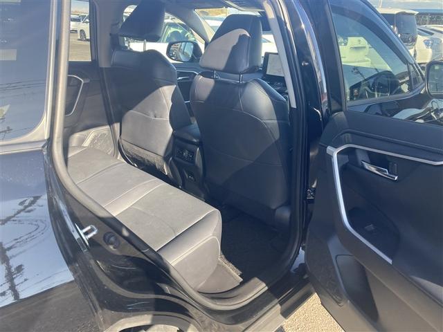 ＲＡＶ４ Ｇ　ワンオーナー　記録簿　衝突被害軽減システム　アイドリングストップ　横滑り防止機能　フルセグ　バックカメラ　スマートキー　キーレス　ＥＴＣ　オートクルーズコントロール　ＬＥＤヘッドランプ　４ＷＤ（10枚目）