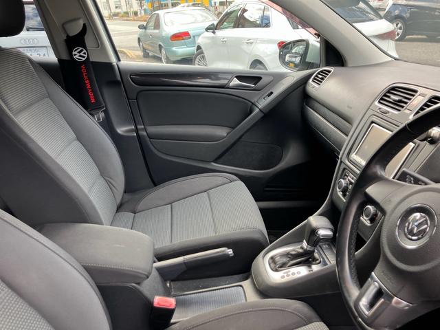 ゴルフ ＴＳＩコンフォートライン　ナビテレビ　純正アルミホイール　セキュリティー　ヘッドライトレベライザー　オートライト（12枚目）