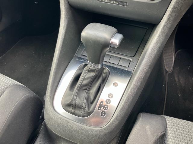 ゴルフ ＴＳＩコンフォートライン　ナビテレビ　純正アルミホイール　セキュリティー　ヘッドライトレベライザー　オートライト（21枚目）