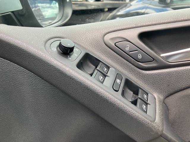 ゴルフ ＴＳＩコンフォートライン　ナビテレビ　純正アルミホイール　セキュリティー　ヘッドライトレベライザー　オートライト（25枚目）