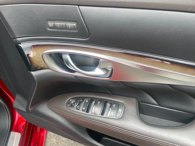 フーガ ３７０ＧＴ　タイプＳ　★インフィニティ後期仕様・ワンオフエアロ・フェンダー加工・社外エアサス４独仕様・Ｋブレイク２０インチ深リムホイル・社外ブレーキキット・運転席助手席シートヒーター、シートエアコン・本革シート（29枚目）