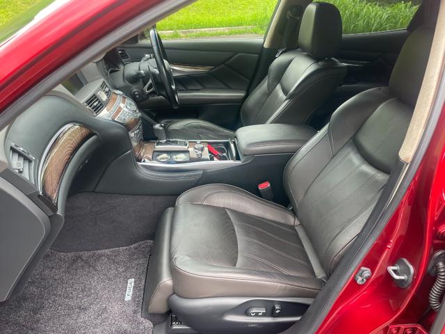 フーガ ３７０ＧＴ　タイプＳ　★インフィニティ後期仕様・ワンオフエアロ・フェンダー加工・社外エアサス４独仕様・Ｋブレイク２０インチ深リムホイル・社外ブレーキキット・運転席助手席シートヒーター、シートエアコン・本革シート（33枚目）