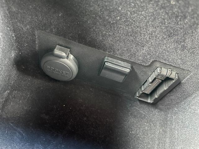 フーガ ３７０ＧＴ　タイプＳ　★インフィニティ後期仕様・ワンオフエアロ・フェンダー加工・社外エアサス４独仕様・Ｋブレイク２０インチ深リムホイル・社外ブレーキキット・運転席助手席シートヒーター、シートエアコン・本革シート（46枚目）