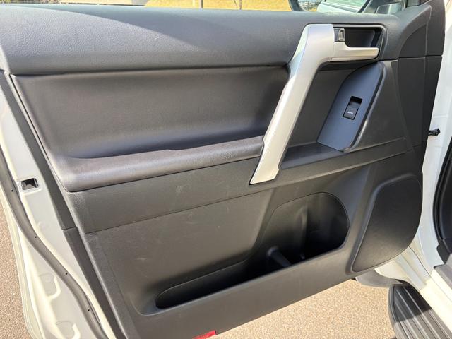 ランドクルーザープラド TX Lパッケージ マットブラックエディション ★新車ワンオーナー・サンルーフ・本革シート・シートヒーター・ALPINEナビ・ドラレコ・Bluetooth・ETC(29枚目)