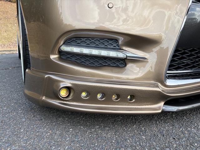 ���[�Ԏ��ɂ̓I�C�������E�G�������g�������n�߂Ƃ��܂��āA�x���g�ނ⑫���Ȃǎԓ��̓d���܂ŁA�ׂ����`�F�b�N�����Ē����܂��B