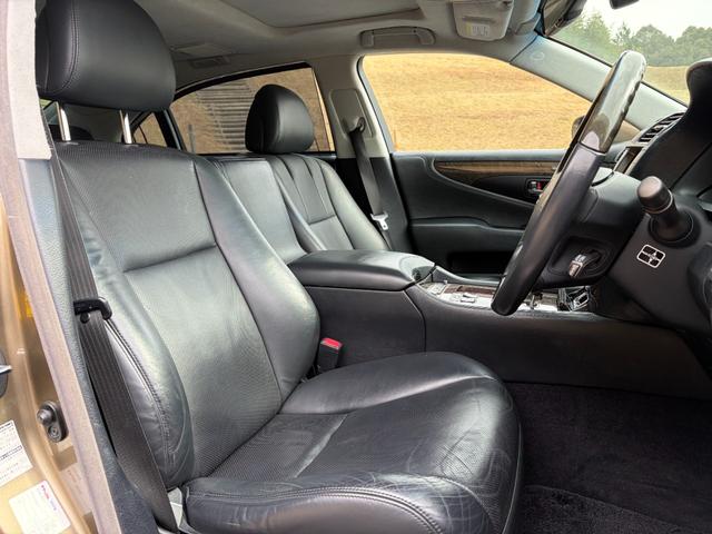 ���[�ԑO�ɓ��X�ł͂Q�������m�ɂ��[�ԑO�_���������Ē����Ă���܂��B�i�w��F�؍H��Q�|�P�P�T�R�j