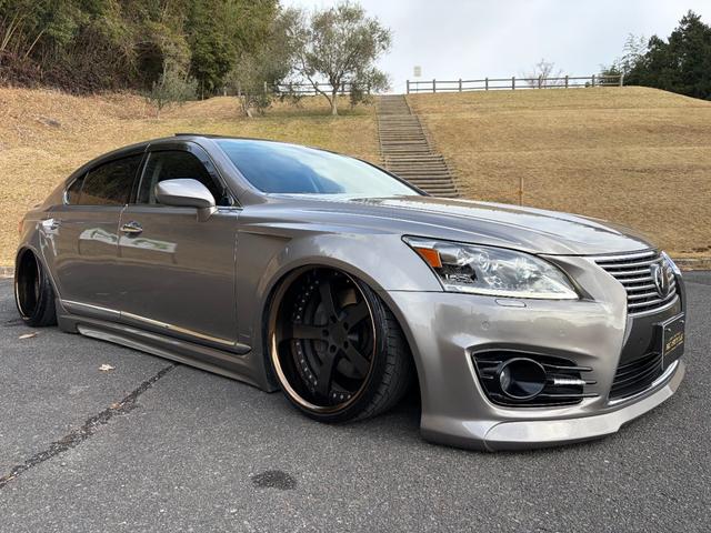 ���[�Ԏ��ɂ̓I�C�������E�G�������g�������n�߂Ƃ��܂��āA�x���g�ނ⑫���Ȃǎԓ��̓d���܂ŁA�ׂ����`�F�b�N�����Ē����܂��B