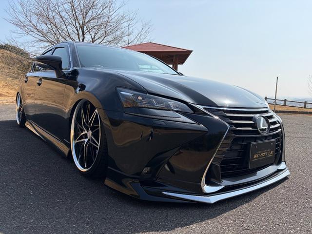 ���[�Ԏ��ɂ̓I�C�������E�G�������g�������n�߂Ƃ��܂��āA�x���g�ނ⑫���Ȃǎԓ��̓d���܂ŁA�ׂ����`�F�b�N�����Ē����܂��B