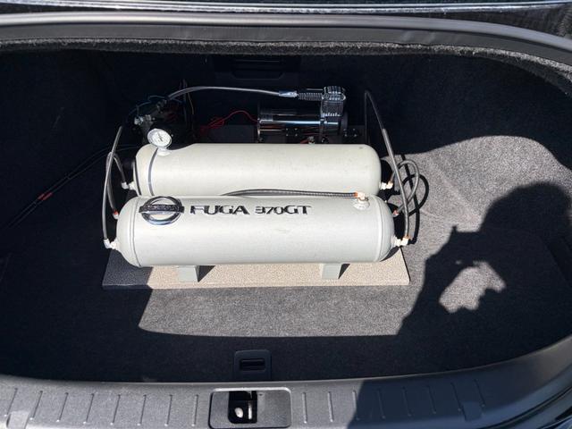 フーガ 370GT タイプS 後期型・サンルーフ・黒革シート・社外フルエアロ・WORK21インチAW・カズサスエアサス・社外リアマフラー・純正ナビ・シートヒーター・バックカメラ・ドラレコ・Bluetooth・ETC(23枚目)