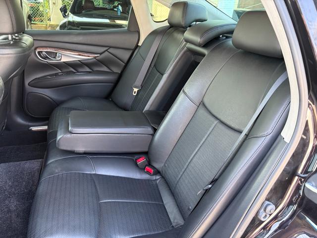 フーガ 370GT タイプS 後期型・サンルーフ・黒革シート・社外フルエアロ・WORK21インチAW・カズサスエアサス・社外リアマフラー・純正ナビ・シートヒーター・バックカメラ・ドラレコ・Bluetooth・ETC(33枚目)