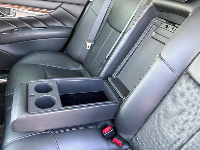 フーガ 370GT タイプS 後期型・サンルーフ・黒革シート・社外フルエアロ・WORK21インチAW・カズサスエアサス・社外リアマフラー・純正ナビ・シートヒーター・バックカメラ・ドラレコ・Bluetooth・ETC(34枚目)