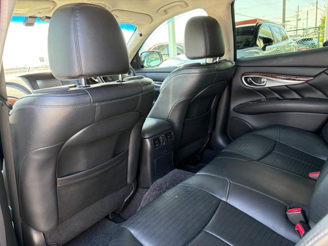 フーガ 370GT タイプS 後期型・サンルーフ・黒革シート・社外フルエアロ・WORK21インチAW・カズサスエアサス・社外リアマフラー・純正ナビ・シートヒーター・バックカメラ・ドラレコ・Bluetooth・ETC(35枚目)