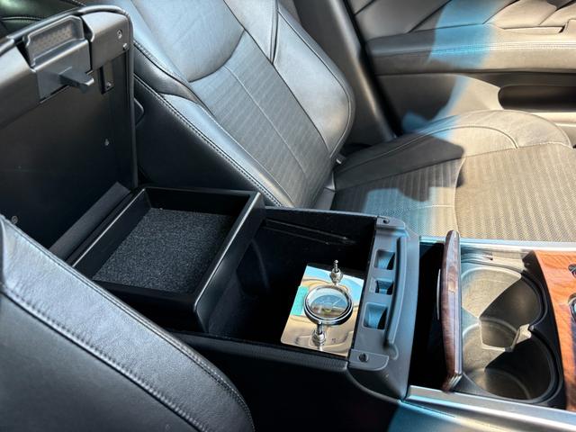 フーガ 370GT タイプS 後期型・サンルーフ・黒革シート・社外フルエアロ・WORK21インチAW・カズサスエアサス・社外リアマフラー・純正ナビ・シートヒーター・バックカメラ・ドラレコ・Bluetooth・ETC(52枚目)