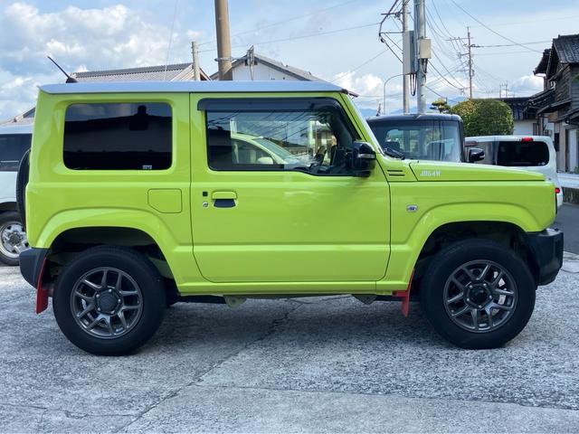 ジムニー ＸＣ　ナビ・フルセグＴＶ　Ｂｌｕｅｔｏｏｔｈ接続　レーンアシスト　ＬＥＤヘッドランプ　スマートキー　４ＷＤ　ＣＤ再生　純正マフラー有　純正グレード有　天井塗装　アルミホイール（5枚目）