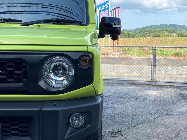 ジムニー ＸＣ　ナビ・フルセグＴＶ　Ｂｌｕｅｔｏｏｔｈ接続　レーンアシスト　ＬＥＤヘッドランプ　スマートキー　４ＷＤ　ＣＤ再生　純正マフラー有　純正グレード有　天井塗装　アルミホイール（7枚目）