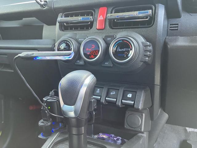 ジムニー ＸＣ　ナビ・フルセグＴＶ　Ｂｌｕｅｔｏｏｔｈ接続　レーンアシスト　ＬＥＤヘッドランプ　スマートキー　４ＷＤ　ＣＤ再生　純正マフラー有　純正グレード有　天井塗装　アルミホイール（25枚目）