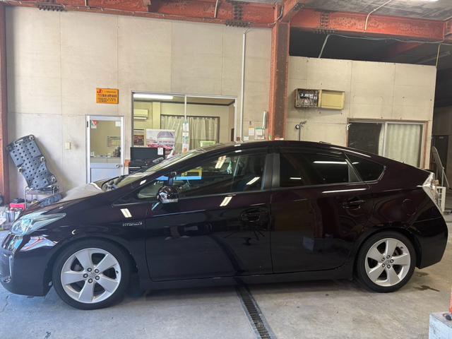 プリウス Ｓ　ローダウン／ＥＴＣ／バックカメラ／Ｂｌｕｅｔｏｏｔｈ接続／ナビ・テレビ／スマートキー／プッシュスタート／ＣＤ・ＤＶＤ再生／車検令和９年３月（6枚目）