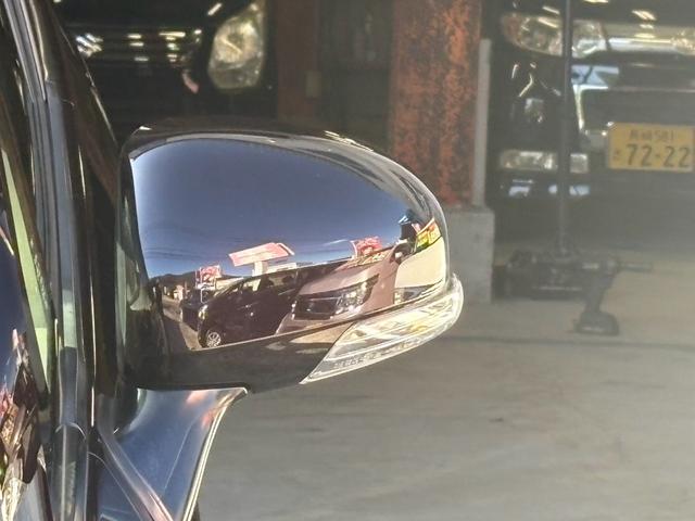 プリウス Ｓ　ローダウン／ＥＴＣ／バックカメラ／Ｂｌｕｅｔｏｏｔｈ接続／ナビ・テレビ／スマートキー／プッシュスタート／ＣＤ・ＤＶＤ再生／車検令和９年３月（11枚目）