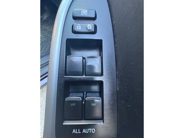 プリウス Ｓ　ローダウン／ＥＴＣ／バックカメラ／Ｂｌｕｅｔｏｏｔｈ接続／ナビ・テレビ／スマートキー／プッシュスタート／ＣＤ・ＤＶＤ再生／車検令和９年３月（24枚目）