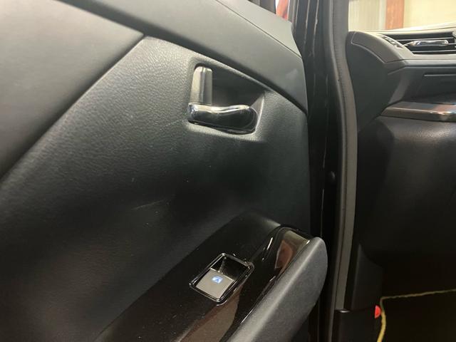 ヴェルファイア ２．５Ｚ　Ａエディション　ゴールデンアイズ　ＴＲＤエアロ・マフラー／１１インチアルパインナビ／１２．８インチアルパイン後席モニタ／Ｂｌｕｅｔｏｏｔｈ接続／両側電動スライドドア／ＥＴＣ／ＣＤ・ＤＶＤ再生／スマートキー／１８インチアルミホイール（30枚目）