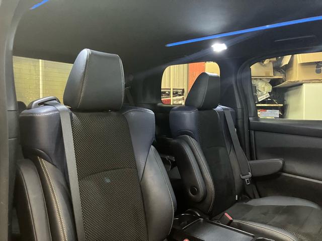 ヴェルファイア ２．５Ｚ　Ａエディション　ゴールデンアイズ　ＴＲＤエアロ・マフラー／１１インチアルパインナビ／１２．８インチアルパイン後席モニタ／Ｂｌｕｅｔｏｏｔｈ接続／両側電動スライドドア／ＥＴＣ／ＣＤ・ＤＶＤ再生／スマートキー／１８インチアルミホイール（42枚目）