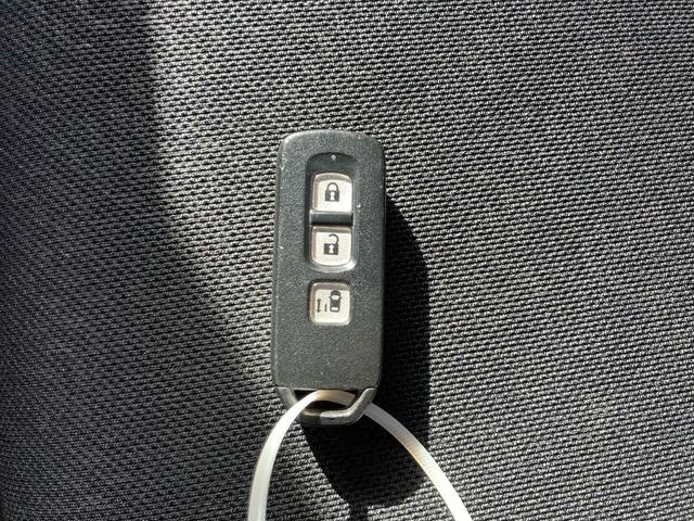 Ｎ－ＢＯＸカスタム Ｇ・Ｌパッケージ　ナビ・フルセグＴＶ／ＥＴＣ／バックカメラ／Ｂｌｕｅｔｏｏｔｈ接続／ＣＤ・ＤＶＤ再生／左リアパワースライドドア／プッシュスタート／スマートキー／ベンチシート／１４インチアルミホイール（35枚目）