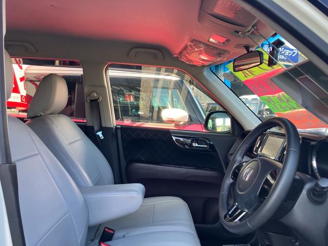 Ｎ－ＯＮＥ プレミアム　ナビ・フルセグＴＶ／Ｂｌｕｅｔｏｏｔｈ接続／ドライブレコーダー／プッシュスタート／スマートキー／ＣＤ・ＤＶＤ再生／ＨＩＤヘッドランプ／アルミホイール（12枚目）