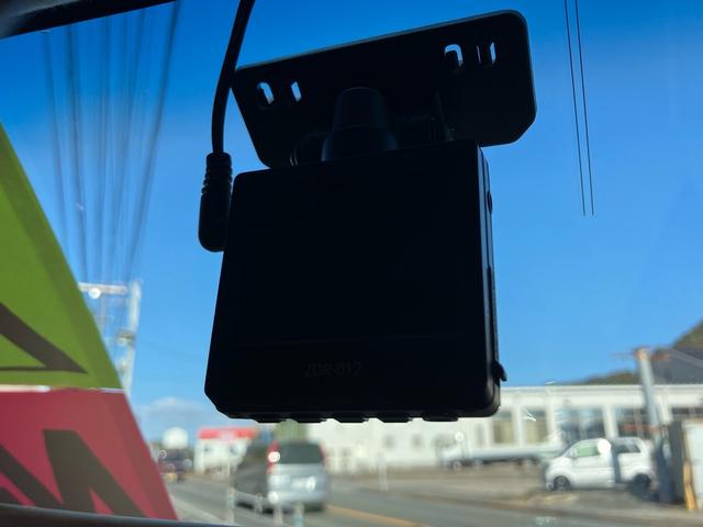 Ｎ－ＯＮＥ プレミアム　ナビ・フルセグＴＶ／Ｂｌｕｅｔｏｏｔｈ接続／ドライブレコーダー／プッシュスタート／スマートキー／ＣＤ・ＤＶＤ再生／ＨＩＤヘッドランプ／アルミホイール（22枚目）