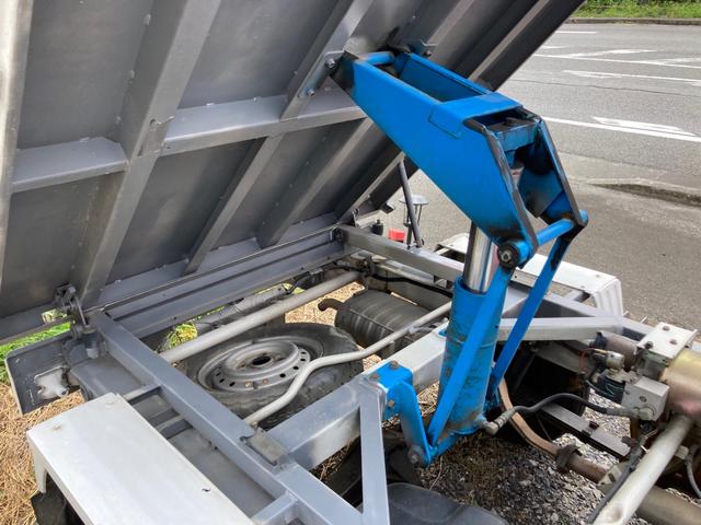ダンプ 4WD AC PS エアコン パワステ MT 2名乗り(6枚目)