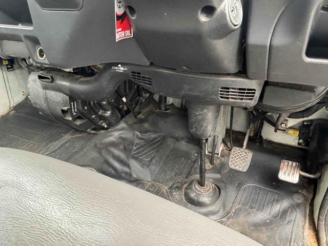 サンバートラック ＴＢ　ＡＴ　エアコン　パワーステアリング　運転席エアバッグ　カセット（34枚目）
