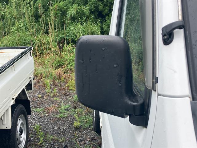 アクティトラック 　４ＷＤ　ＭＴ　エアコン　パワーステアリング　運転席エアバッグ（8枚目）
