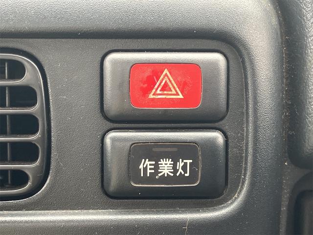 アクティトラック 　４ＷＤ　ＭＴ　エアコン　パワーステアリング　運転席エアバッグ（32枚目）