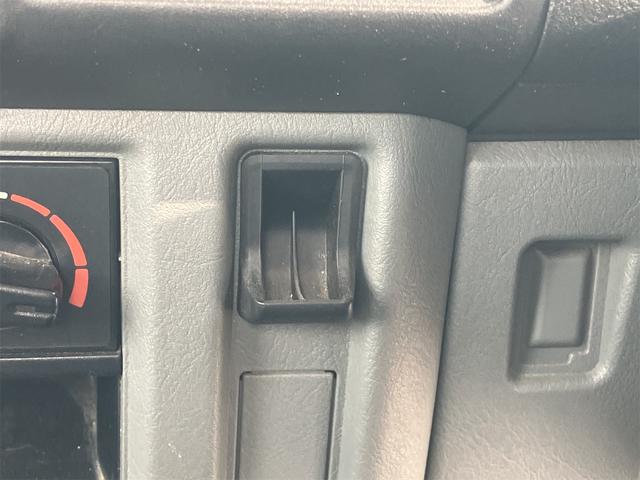 クリッパートラック 　ＭＴ　ＥＴＣ　エアコン　パワーステアリング　運転席エアバッグ（29枚目）