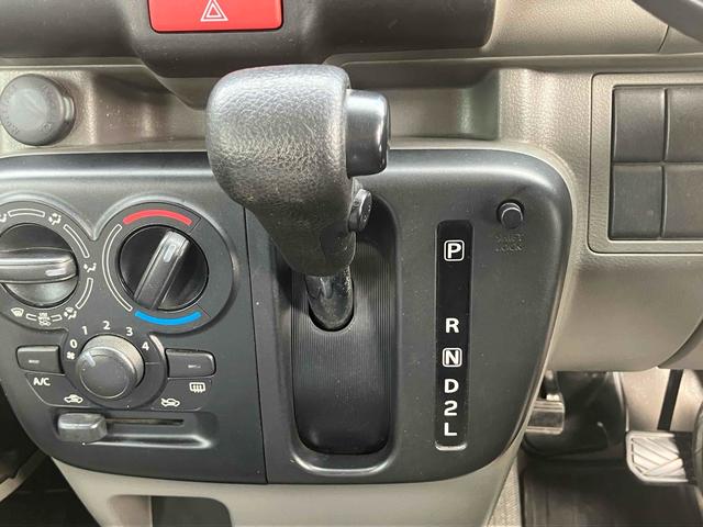 ���i�����ގ��ɕK�����삷�郌�o�[�ł��B����̂��₷�����̂ɂȂ��Ă��܂��B���Ј�x�̊����Ă��������B