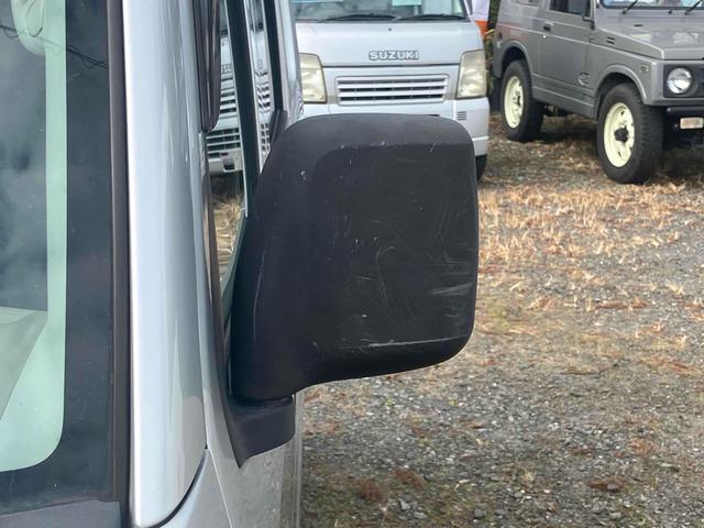 エブリイ ＰＣ　４ＷＤ　軽バン　ＡＴ　両側スライドドア　キーレスエントリー　盗難防止システム　エアコン　パワーステアリング　パワーウィンドウ　運転席エアバッグ　助手席エアバッグ（7枚目）