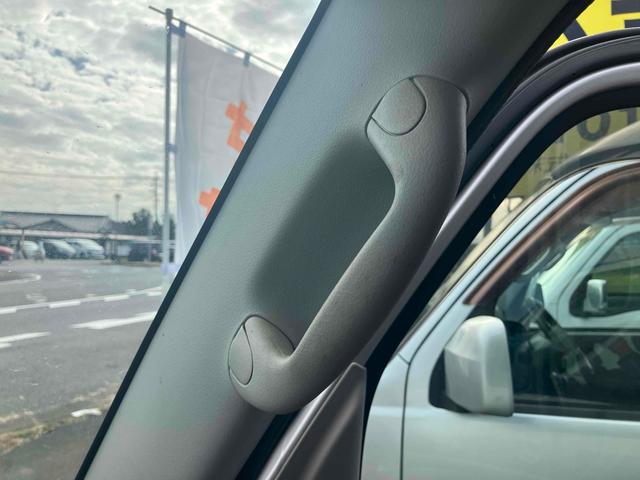 エブリイ ＰＣ　４ＷＤ　軽バン　ＡＴ　両側スライドドア　キーレスエントリー　盗難防止システム　エアコン　パワーステアリング　パワーウィンドウ　運転席エアバッグ　助手席エアバッグ（41枚目）